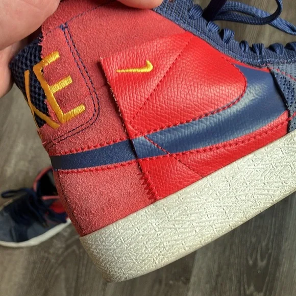 Nike - Picture 14 of 16